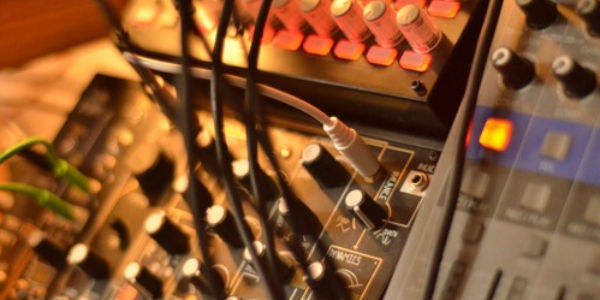 Foto von einem Musik-Synthesizer